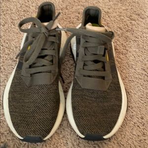 Men’s/Teen Adidas Tennis Shoes